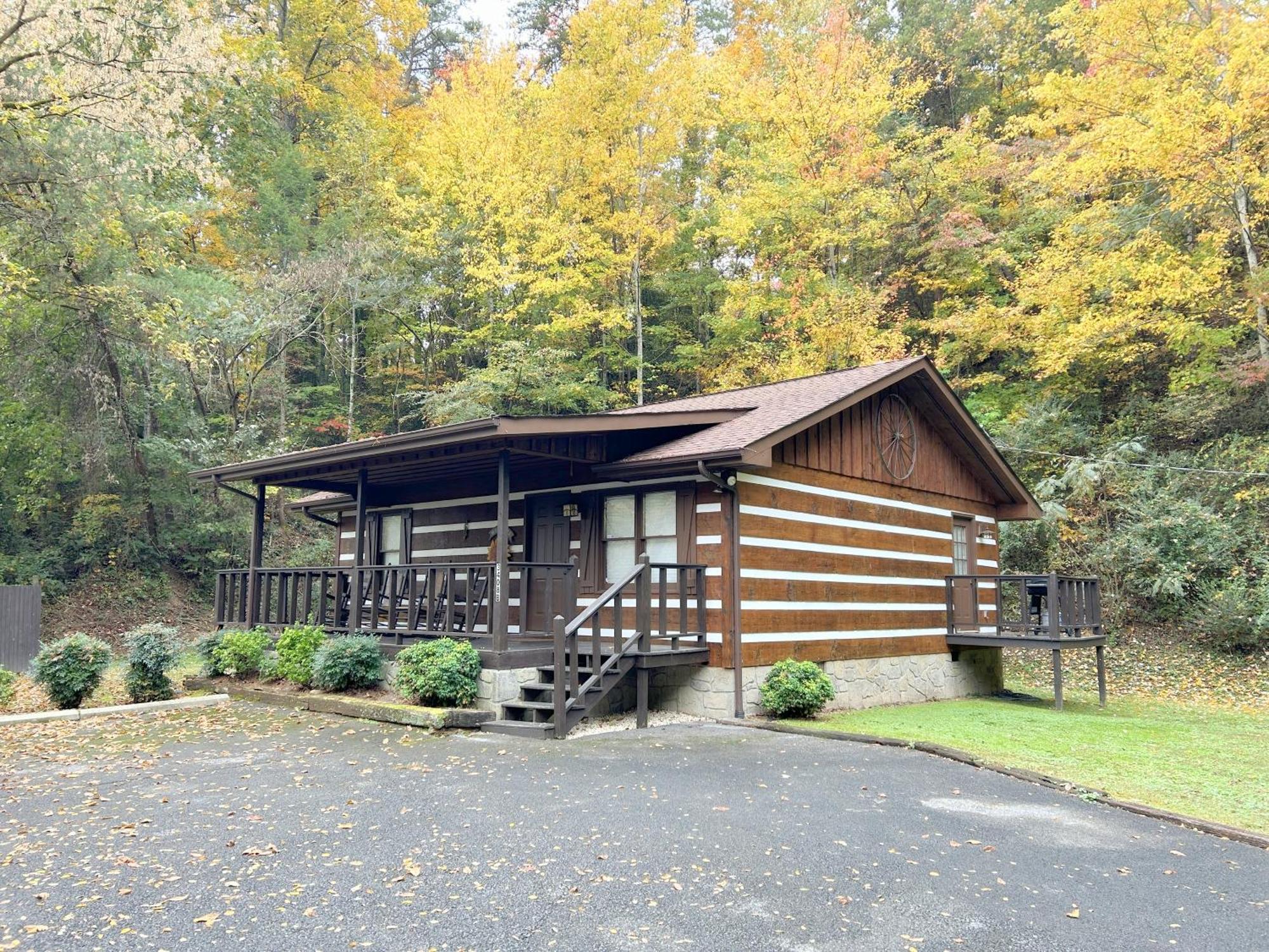 Tucked Away Cabin Pigeon Forge Bagian luar foto